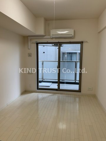 エステムコート梅田・天神橋IIグラシオの洋室|ゆったりした洋室です