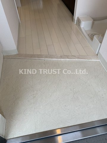 エステムコート梅田・天神橋IIグラシオの玄関|明るい玄関です