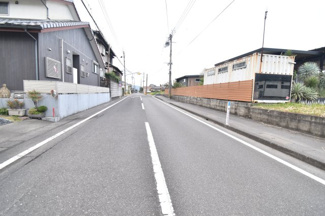 【前面道路含む現地写真】 | 鹿屋市札元1丁目　中古戸建