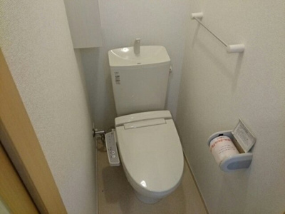 【トイレ】 | オリーブビレッジ上野山Ⅱ | ゆったりとした空間のトイレです