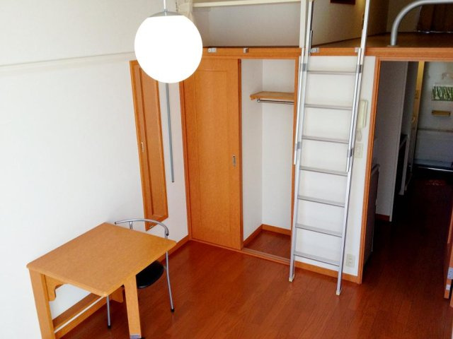 ゆったり過ごせる居間です