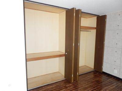 エルバーニョくろもんの内装|洋室収納