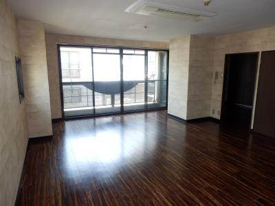 エルバーニョくろもんの内装|リビング