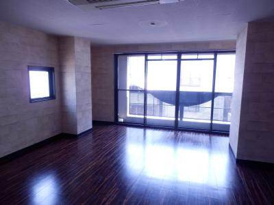 エルバーニョくろもんのバルコニー|リビング