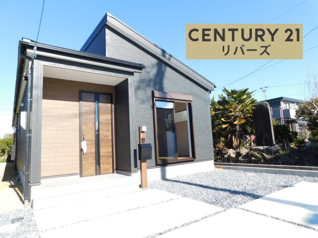 愛西市諸桑町郷城の新築一戸建の外観|☆３号棟☆　　新価格！！いつでもご案内出来ます♪（お問合せ当日、平日、水曜、夜間でもＯＫ）　敷地６２．１５坪！　南向き！　駐車並列３台ＯＫ！　人気の平屋住宅♪　広々ＬＤＫ１８．２５帖♪