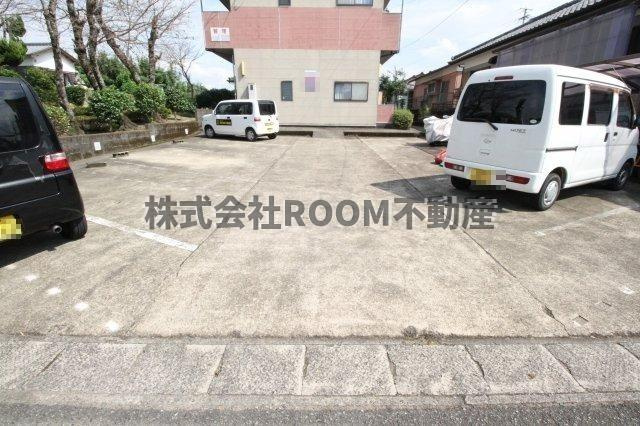 ラケットクラブの駐車場|駐車場です