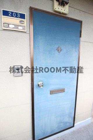 ラケットクラブの玄関|落ち着いた玄関です