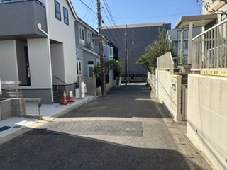 【前面道路含む現地写真】 | 保土ヶ谷区狩場町　新築分譲住宅　全２棟　今回販売２棟　１号棟 | 前面道路