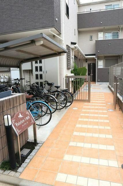 フェアリーズ上池袋のエントランス