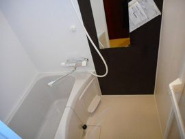 コンパクトで使いやすいお風呂です