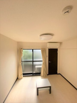 こちらのリビングで趣味の時間をお楽しみください