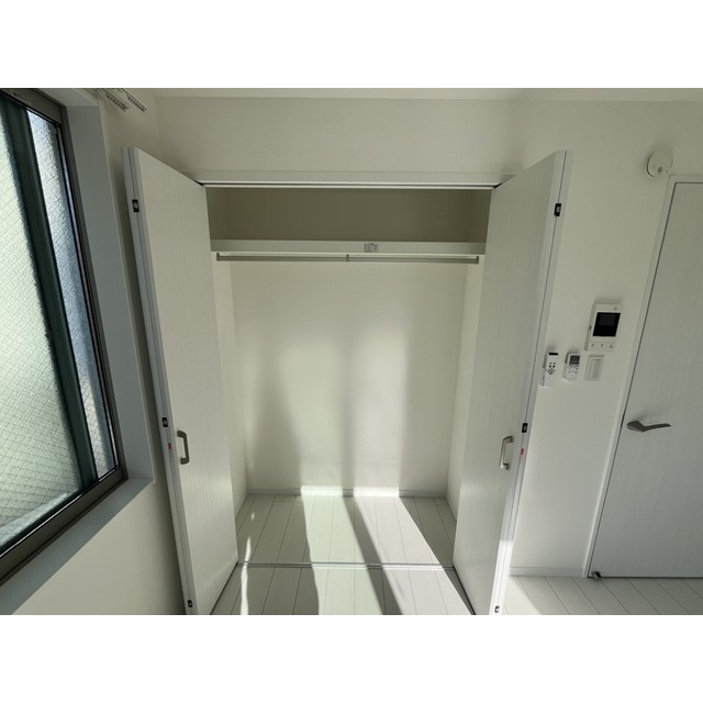 収納もある玄関です