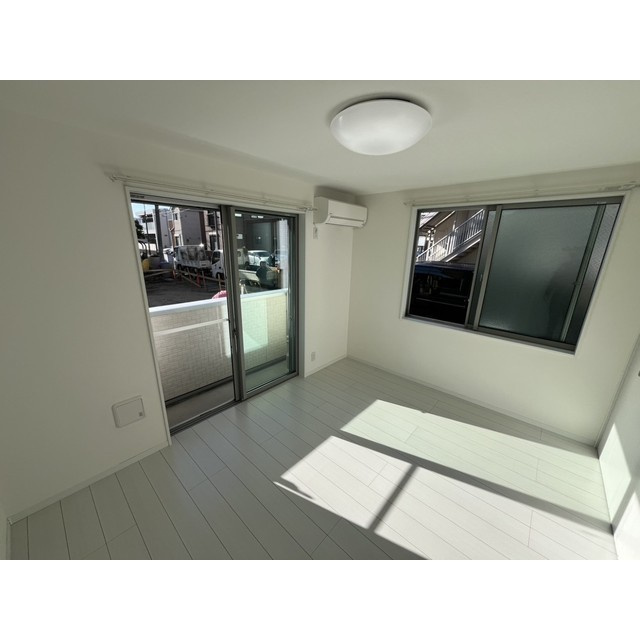 こちらのリビングで趣味の時間をお楽しみください