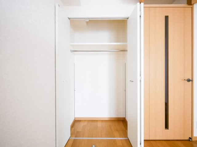 サヴォイテンジンスクワイヤー　5階の収納|別号室のものになります。現状優先。