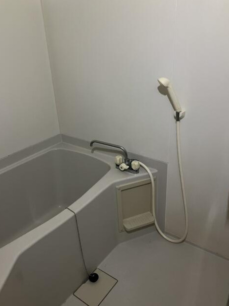 朝来市生野町円山　共同住宅の浴室