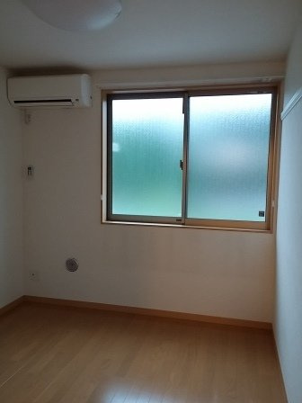 ゆったり過ごせる居間です