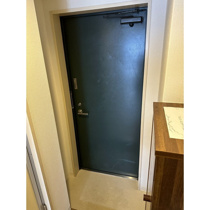 収納もある玄関です