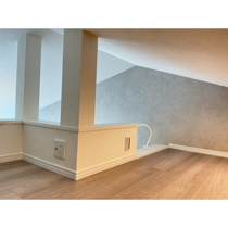 明るい色調の室内です