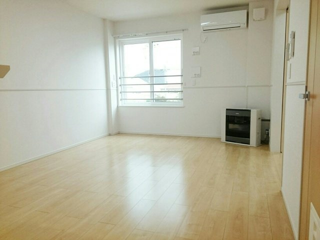 エスポワールの居間・リビング|ゆったり過ごせる居間です