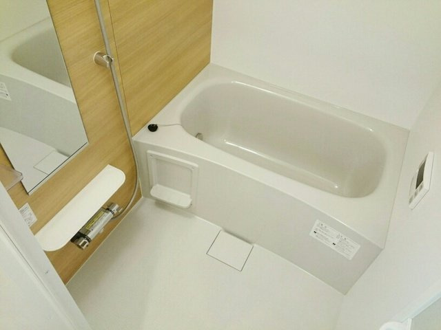 エスポワールの浴室|落ち着いた空間のお風呂です