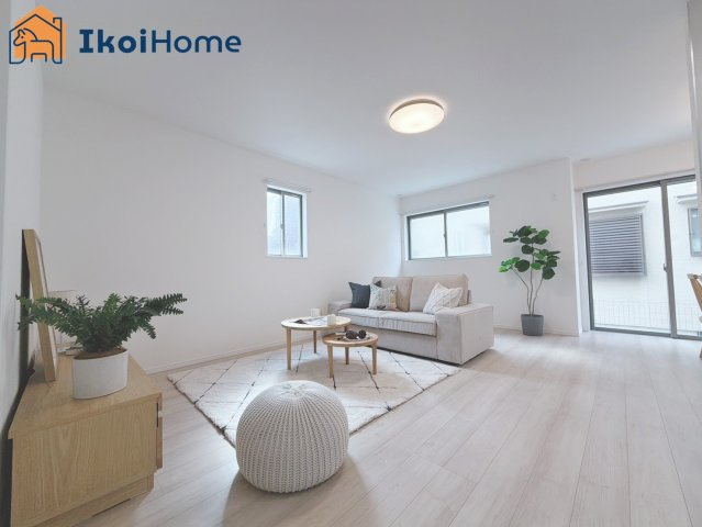 明石市大久保町大久保町　新築戸建の居間・リビング|◆同社施工例◆広々としたLDKは開放感があり、大型家具を設置しても圧迫感がありません。