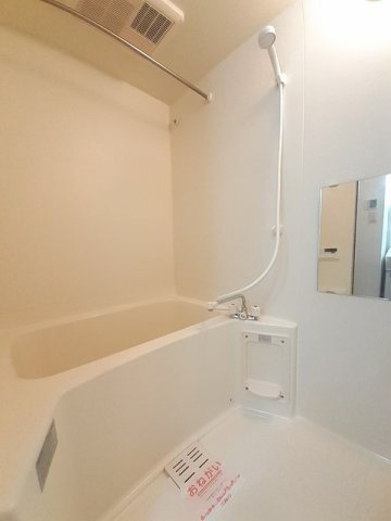 コンパクトで使いやすいお風呂です