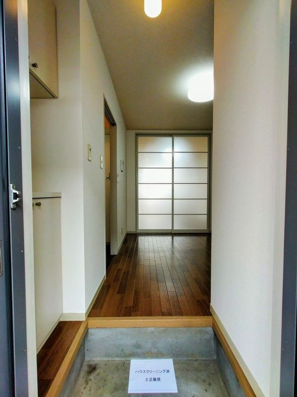 フォーブル与野の玄関