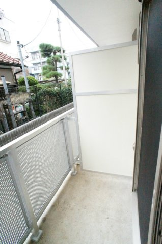 バルコニーからの眺めを楽しみながら食事をしませんか