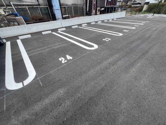 メゾン　ド　ソルテA棟の駐車場
