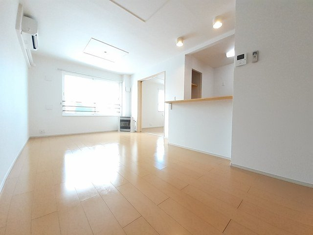 プラシードⅡの居間・リビング|おしゃれなリビングです