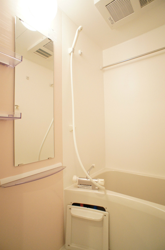 日々の疲れを癒すお風呂付です