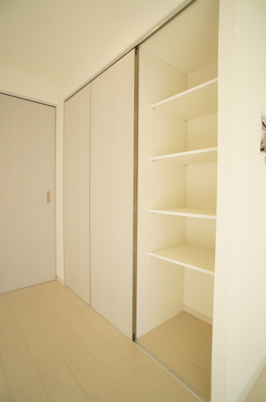 たっぷりとした収納スペースです