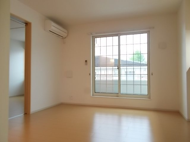 こちらのリビングで趣味の時間をお楽しみください