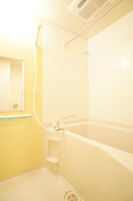 落ち着いた空間のお風呂です