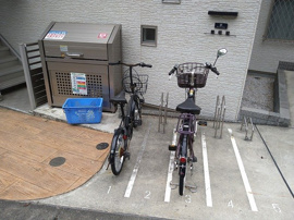 駐輪場　原付＆自転車のみ駐輪可能