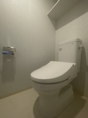 コンパクトで使いやすいトイレです