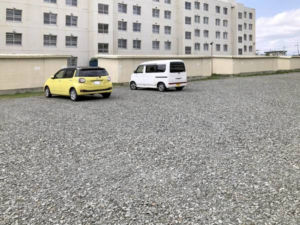 ビレッジハウス士別2号棟の駐車場|駐車場に車を止められます