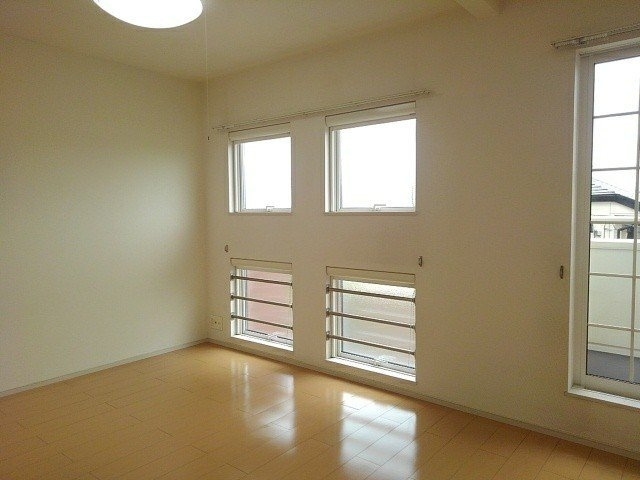 ゆったり過ごせる居間です