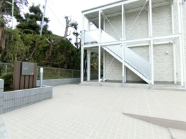 清潔なエントランスです