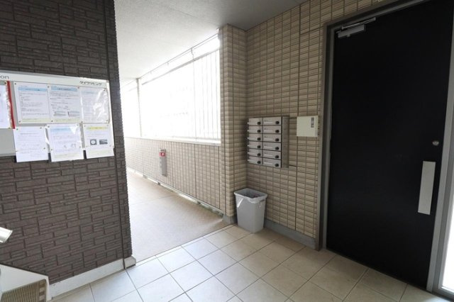 ゼピュロスみどりの E棟のロビー|ロビー