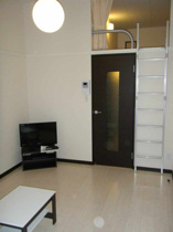 ゆったり過ごせる居間です