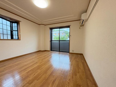 【内装】 | フォレストハウス | 洋室