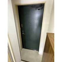 収納もある玄関です