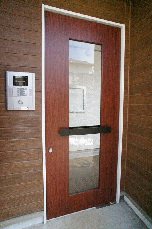 清潔なエントランスです