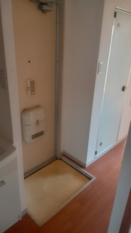 収納もある玄関です