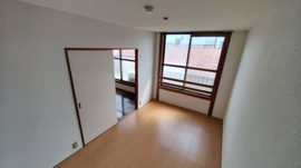 使い勝手のいい寝室です