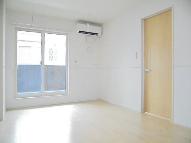 こちらのリビングで趣味の時間をお楽しみください