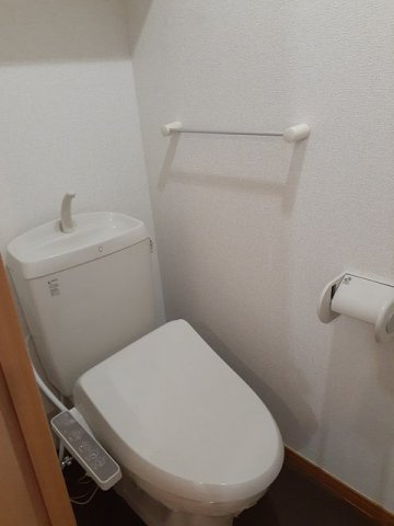コンパクトで使いやすいトイレです