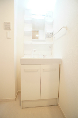 明るい洗面所です