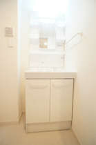 明るい洗面所です